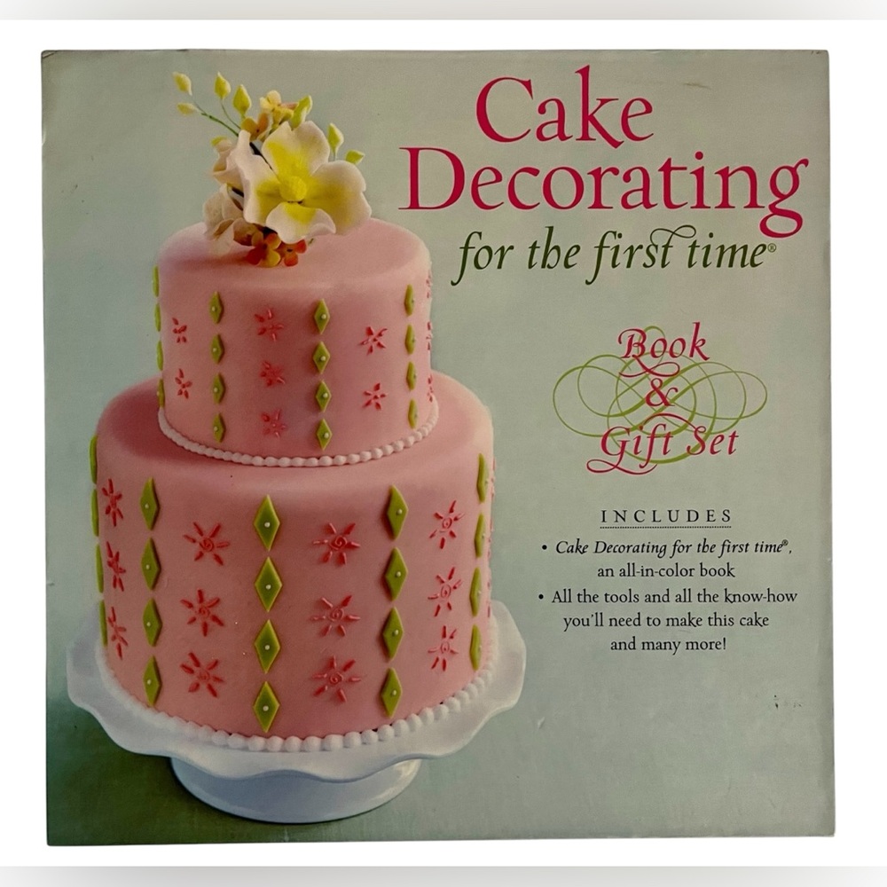 Vintage Cake Decorating for the First Time Book & Gift Set - Pink and Green